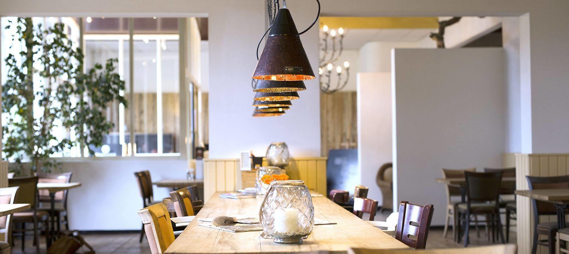 Hotel Restaurant 'De Oorsprong' Sint Nicolaasga Exterior foto